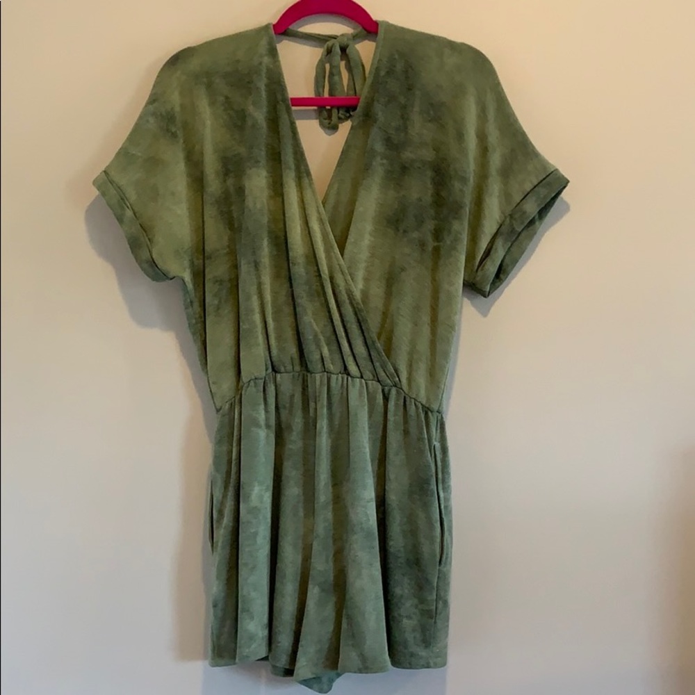Green Romper NWOT - Picture 2 of 6